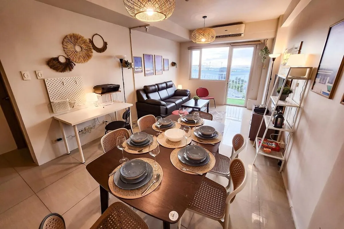 Amazing View 2Br Moa, 98 Sqm Xbox 200Mbps, Printer Apartment Manila
